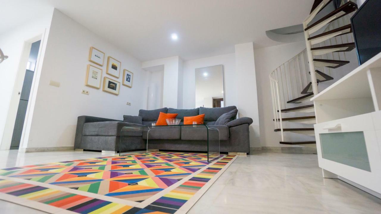 Rentalsevilla Espacioso Duplex En La Puerta Real Sevilha Exterior foto