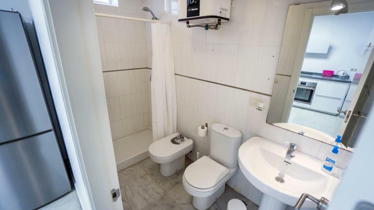 Rentalsevilla Espacioso Duplex En La Puerta Real Sevilha Exterior foto
