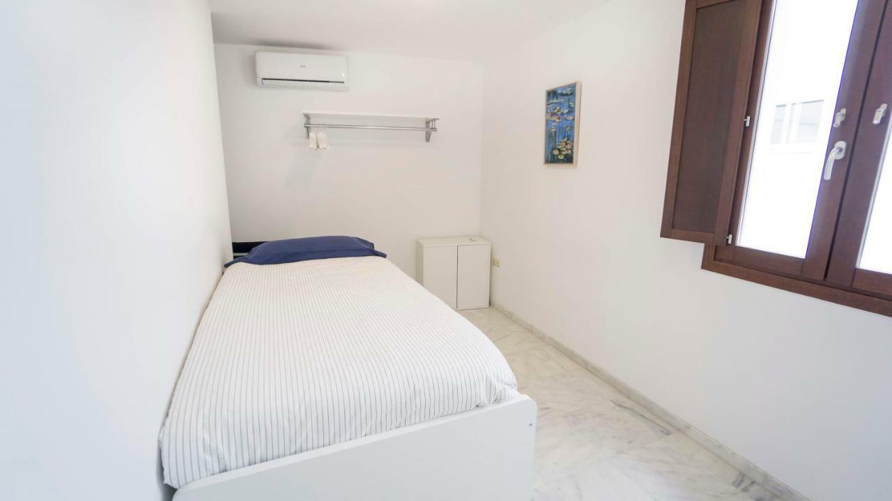 Rentalsevilla Espacioso Duplex En La Puerta Real Sevilha Exterior foto