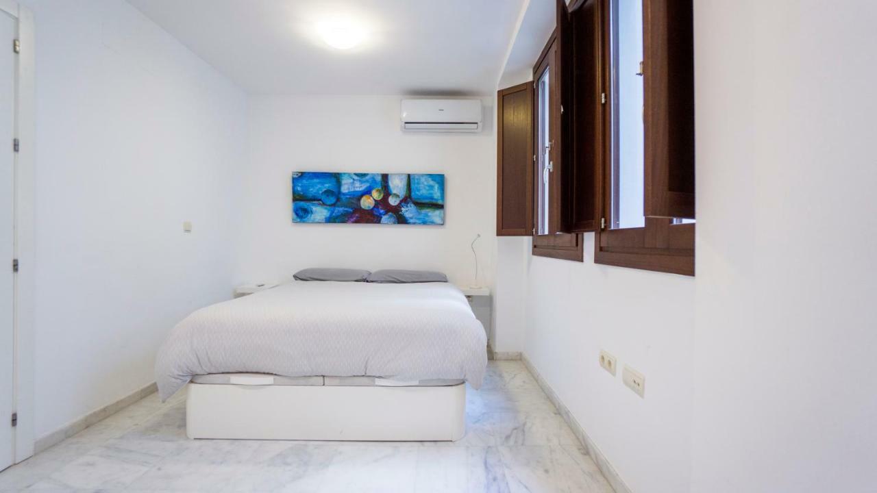 Rentalsevilla Espacioso Duplex En La Puerta Real Sevilha Exterior foto
